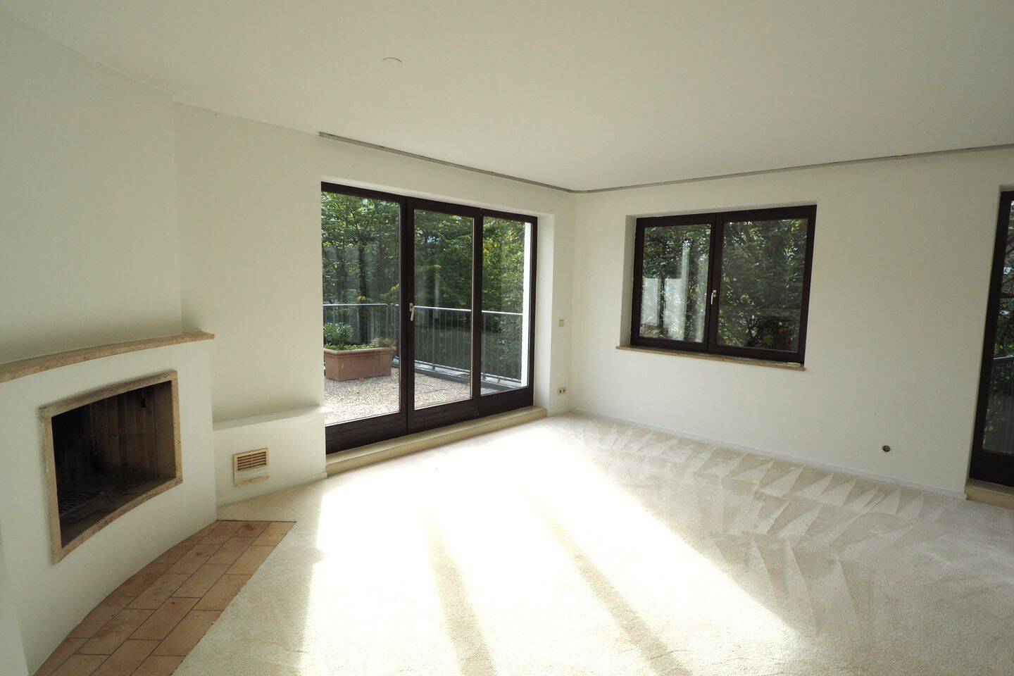 Charmante 2-Zimmer-Wohnung mit großer Terrasse und Balkon in Hamburg-Winterhude, 22299 Hamburg (Hamburg-Nord Winterhude)