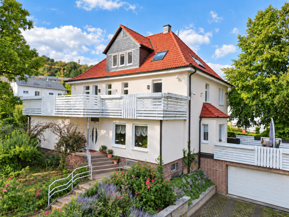 ***Repräsentative Stadtvilla mit großem Grundstück, Doppelgarage und zusätzlichem Bauplatz in Bad Driburg***, 33014 Bad Driburg