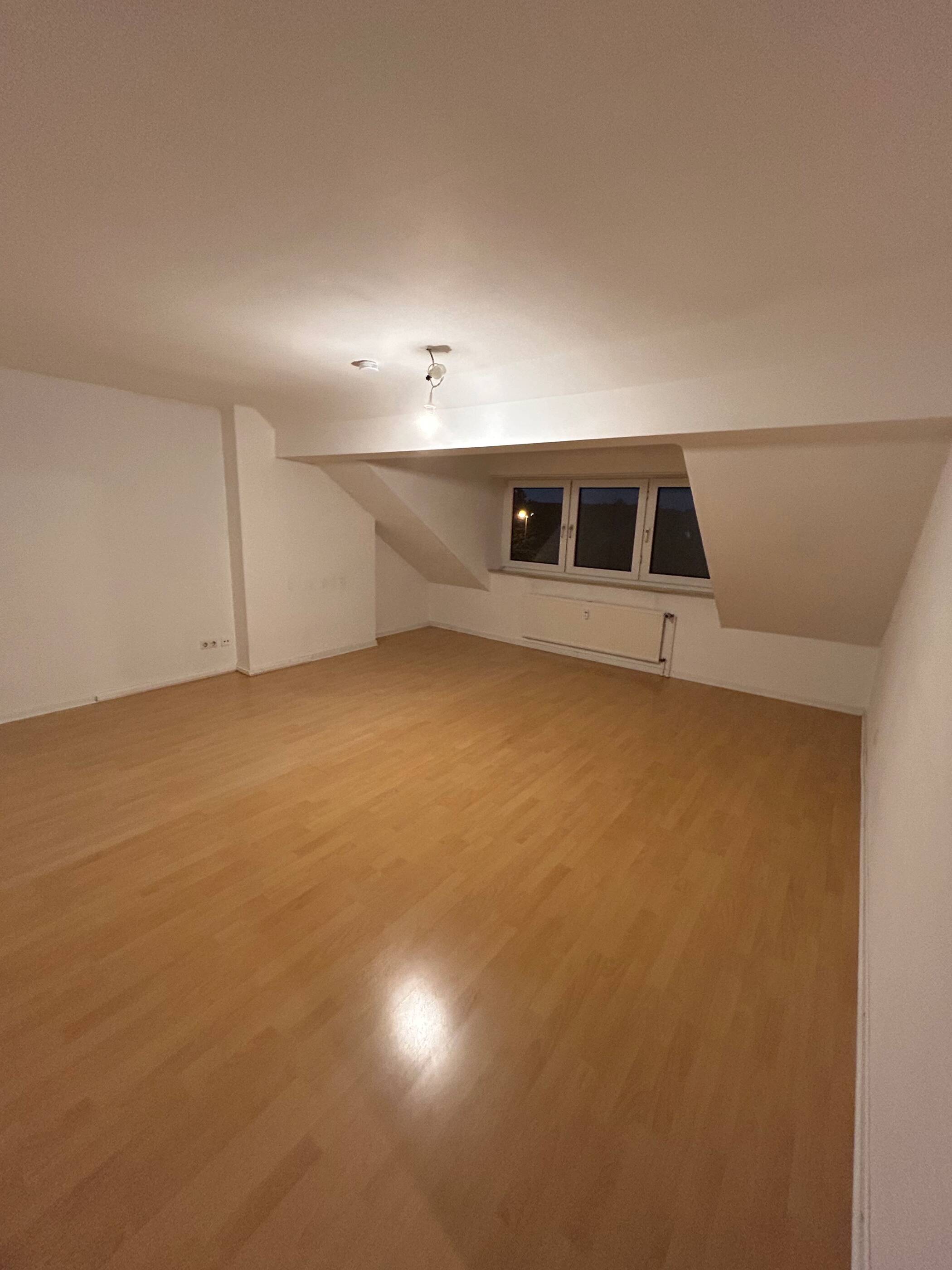 Mietwohnung, 1,5 Zimmer, 56 m², in Wolfsburg, 38444 Wolfsburg (Detmerode Hattorf Heiligendorf Rabenberg Westhagen)