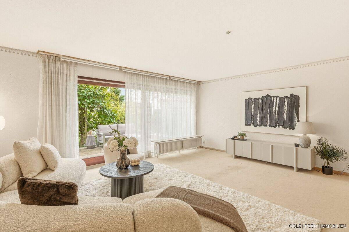 Willkommen Zuhause! Mehr als ein Reihenhaus: 160 m² mit Terrasse, Garten, Dachstudio & Garage, 70599 Stuttgart