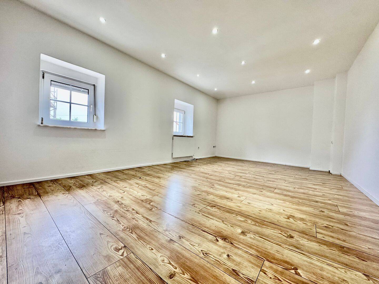Renovierungsbedürftiges Reihenmittelhaus mit Innenhof und Ausbaureserve in Badem!, 54657 Badem