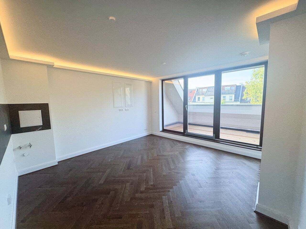 Ganz oben! + Parkett + Fußbodenheizung + Dachloggia + Bad mit Wanne & Dusche + LED-Licht, 4317 Leipzig (Neustadt-Neuschönefeld Reudnitz-Thonberg Zentrum-Ost)