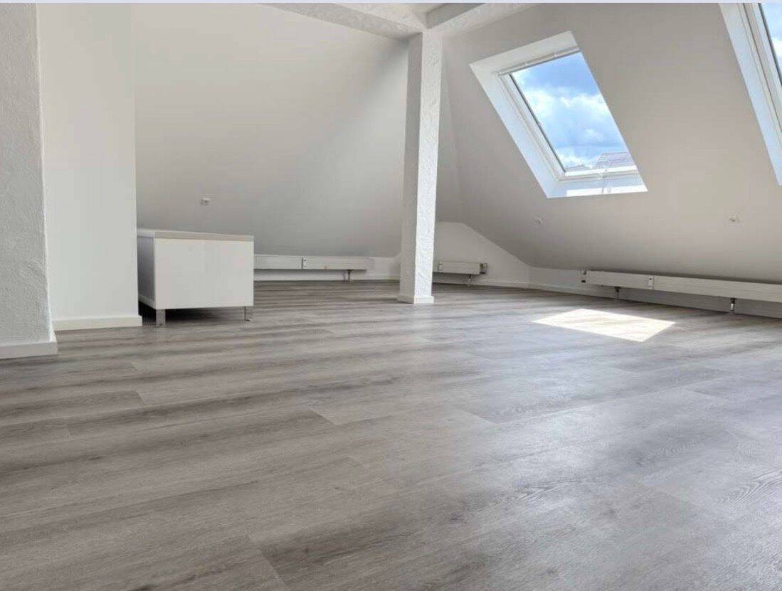 Teilmöblierte 2 Zimmer Wohnung botnang zentral, 70195 Stuttgart (Botnang)