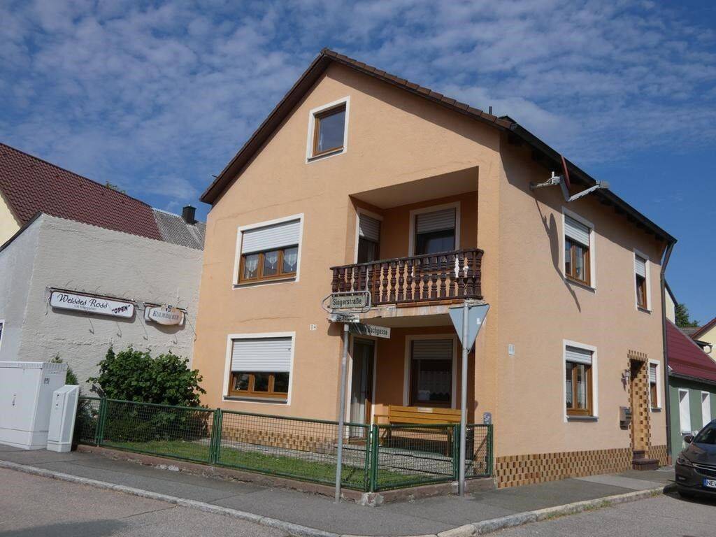 Attraktives Einfamilienhaus mit ca. 110 m² Wohnfläche und Garten, 92693 Eslarn