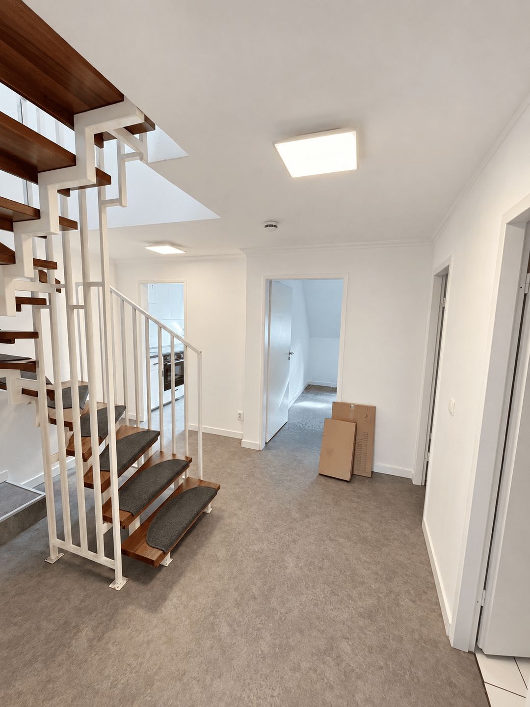 Charmante 3,5-Zimmer-Maisonettewohnung im Dachgeschoss, 22547 Hamburg (Altona Bahrenfeld Eidelstedt Lurup)