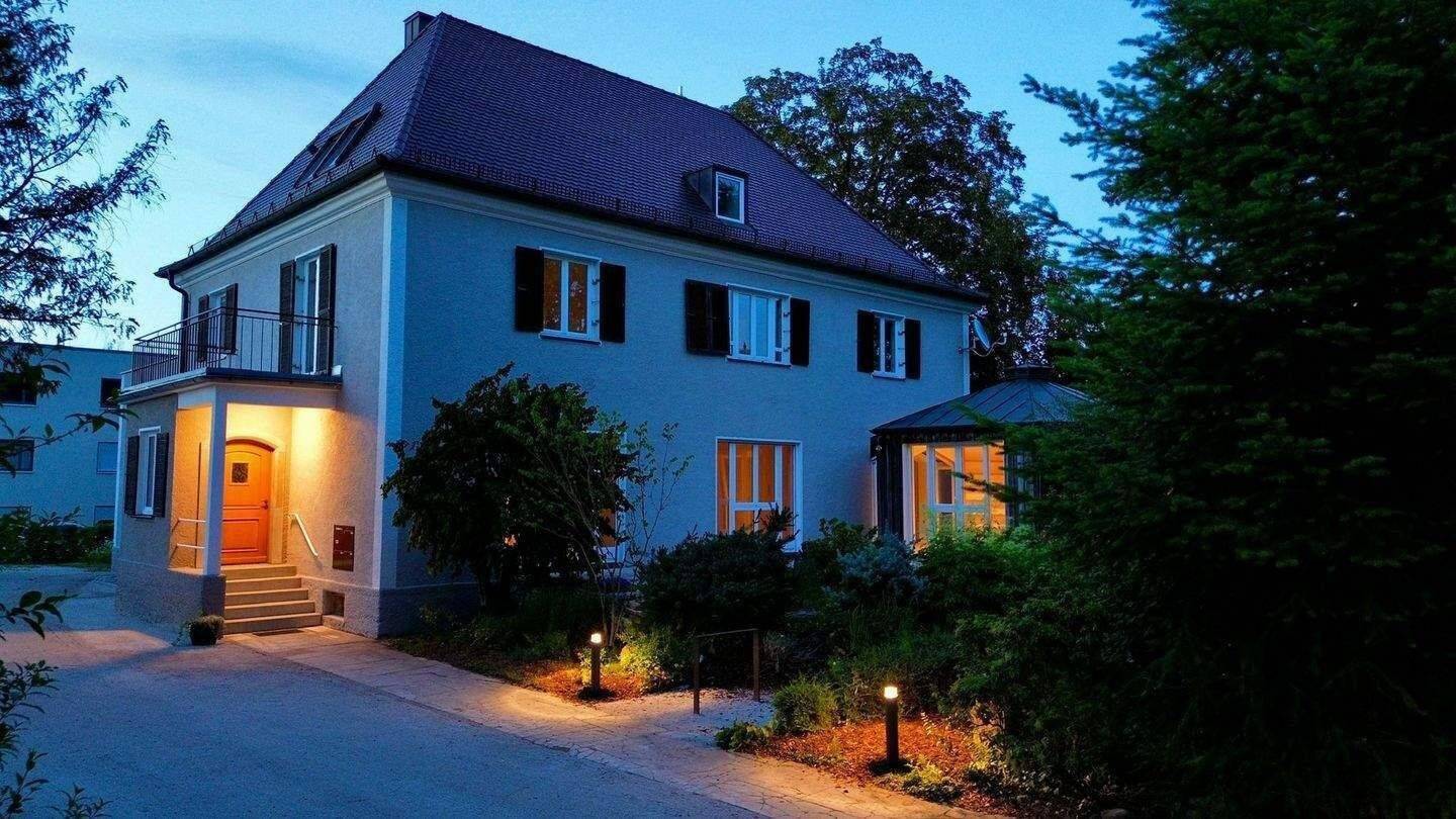 Erstbezug nach grundlegender Sanierung! Außergewöhnliche Maisonettewohnung mit Dachterrasse und Balkon, 93326 Abensberg
