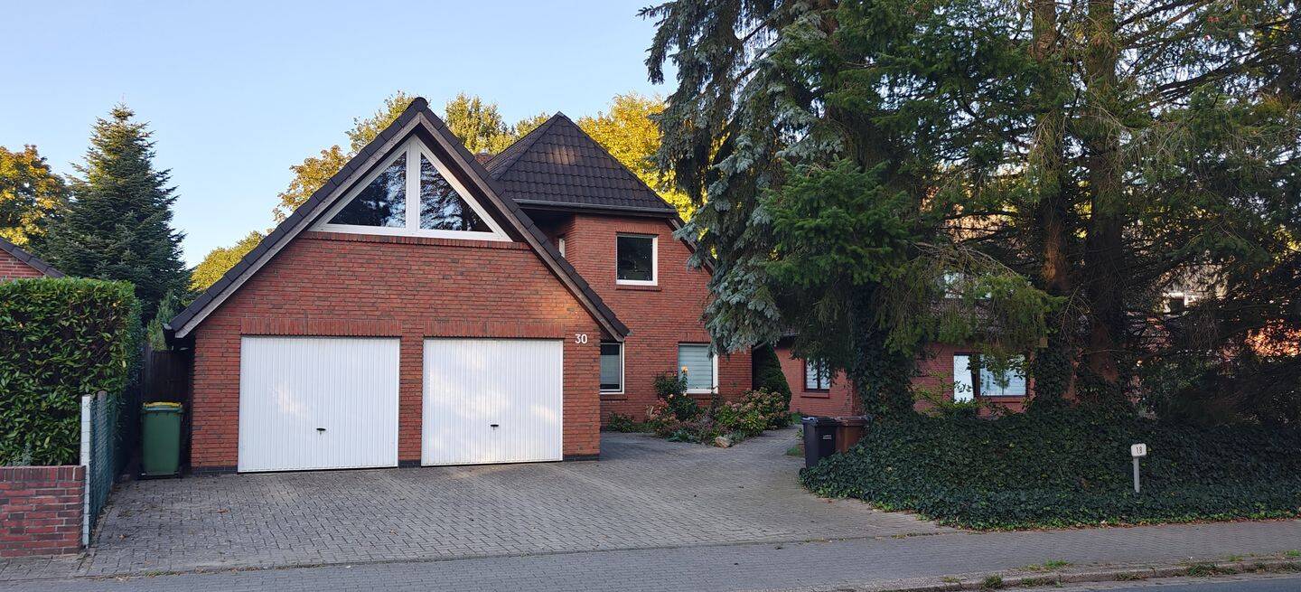 Dachgeschosswohnung in Zweifamilien-Haus mit Gartenanteil und Garage, 27777 Ganderkesee
