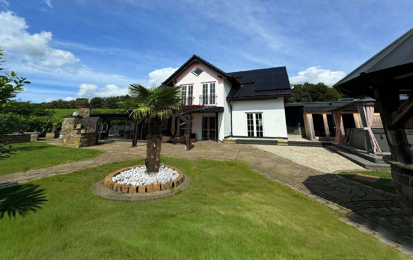 Schöne Villa mit Aussicht  gr. Carport, PV-Anlage + Sauna in ruhiger Randlage- 20 Min. Hennef, 51588 Nümbrecht