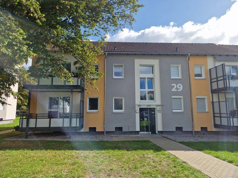Wer will mich!? Praktische 2-Zimmer-Wohnung mit Balkon, 44359 Dortmund