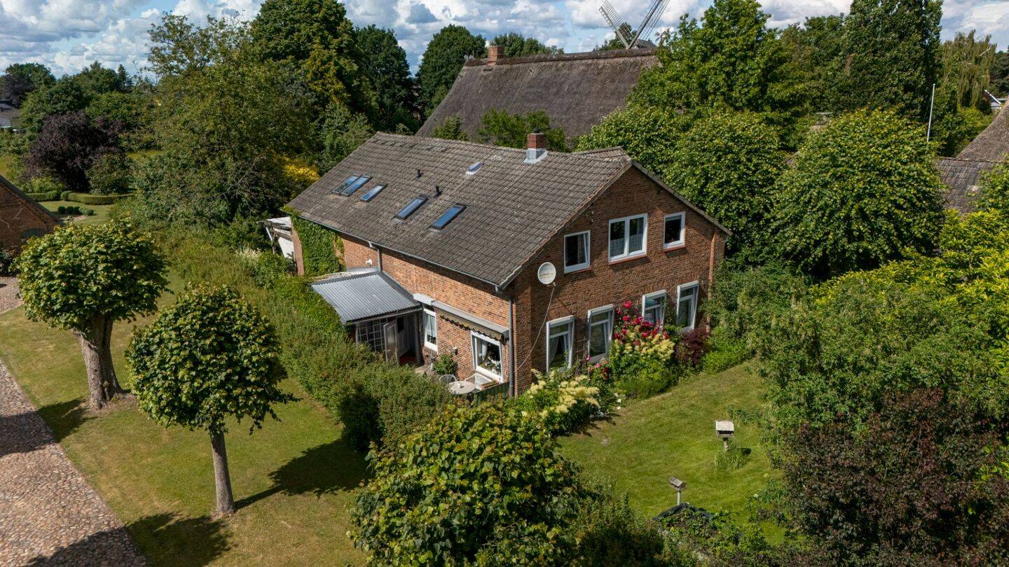 Viel Raum für Familie & eigene Ideen – großzügige Doppelhaushälfte mit Garten, 24620 Bönebüttel