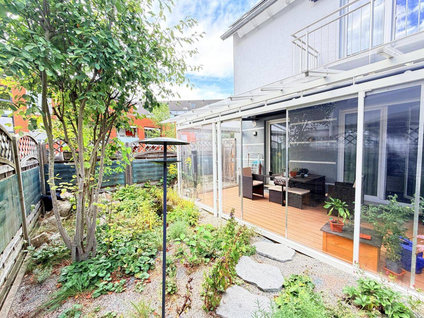 **Hochwertiges Reihenendhaus mit Terrasse und Garten – aktuell eigengenutzt, ab 2030 für Sie frei**, 74343 Sachsenheim