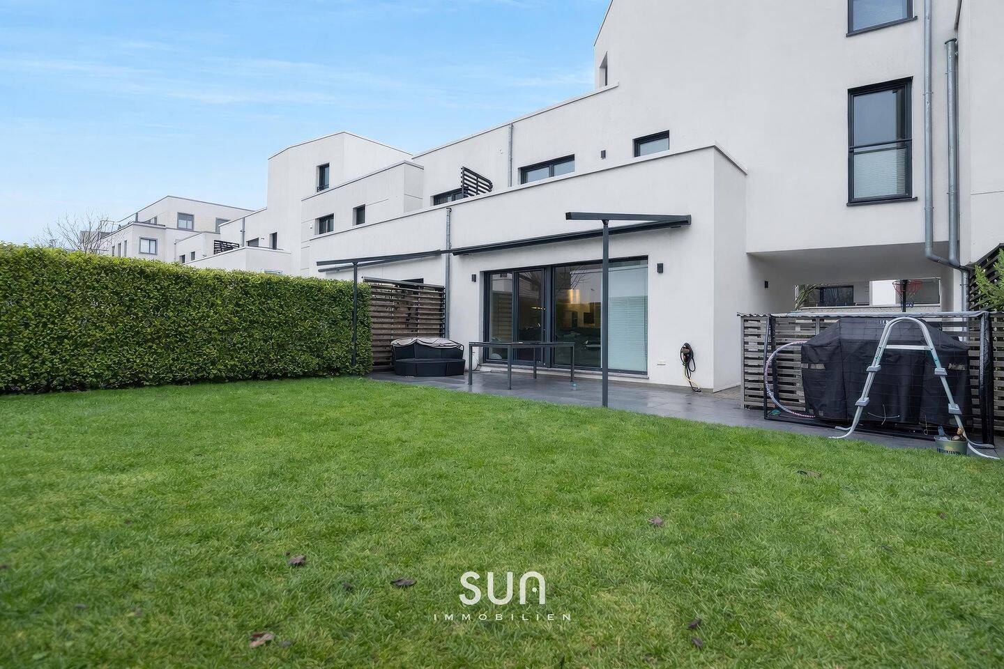 FAMILIENWOHNEN DER EXTRAKLASSE – Exklusives Familienhaus in Riedberg mit Garten, 60438 Frankfurt am Main (Kalbach-Riedberg Niederursel)