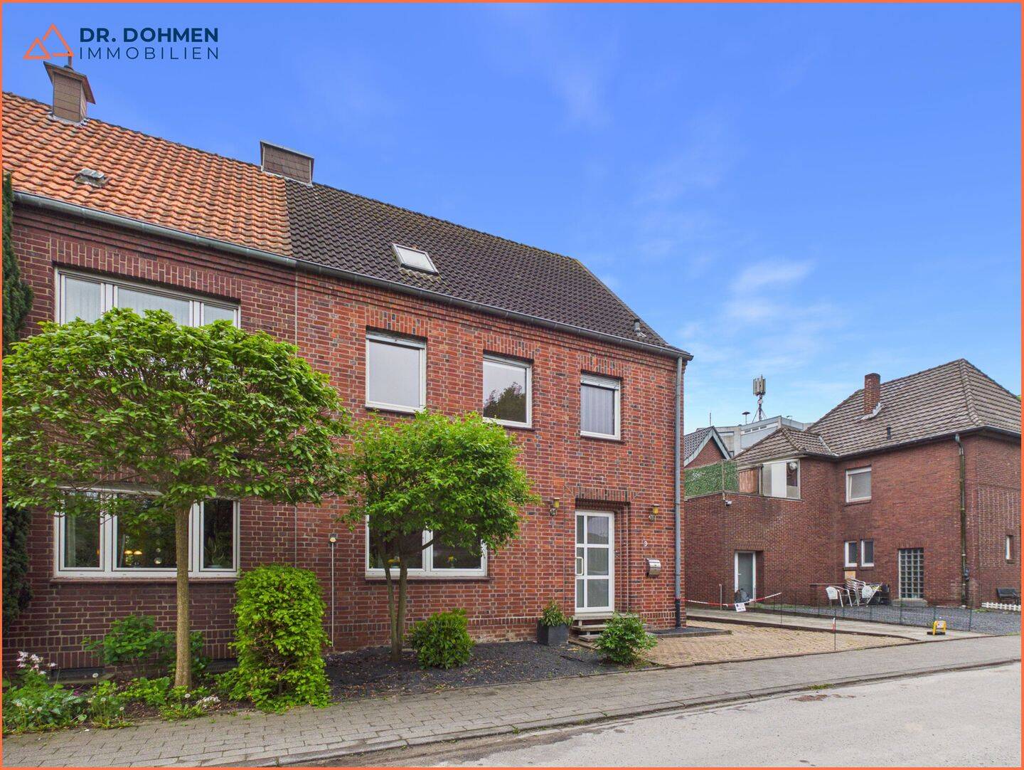 Großzügige Doppelhaushälfte mit Garten & Garage in zentraler Lage von Heinsberg-Oberbruch, 52525 Heinsberg