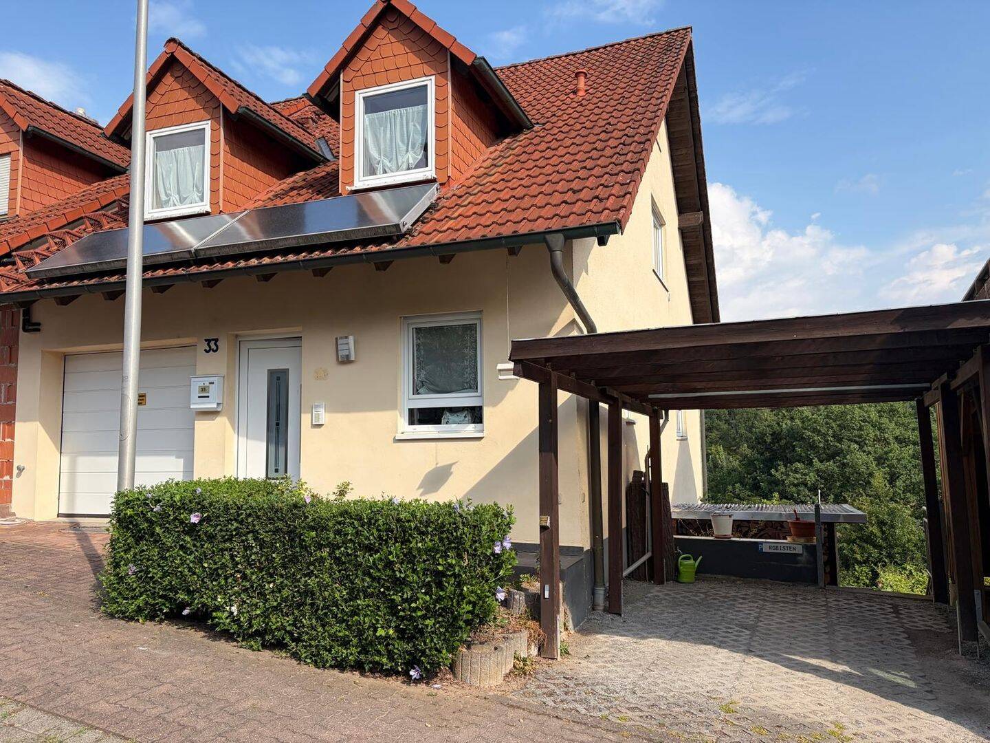 Viel Platz – Doppelhaushälfte mit Garten & Sommergarten, 63849 Leidersbach