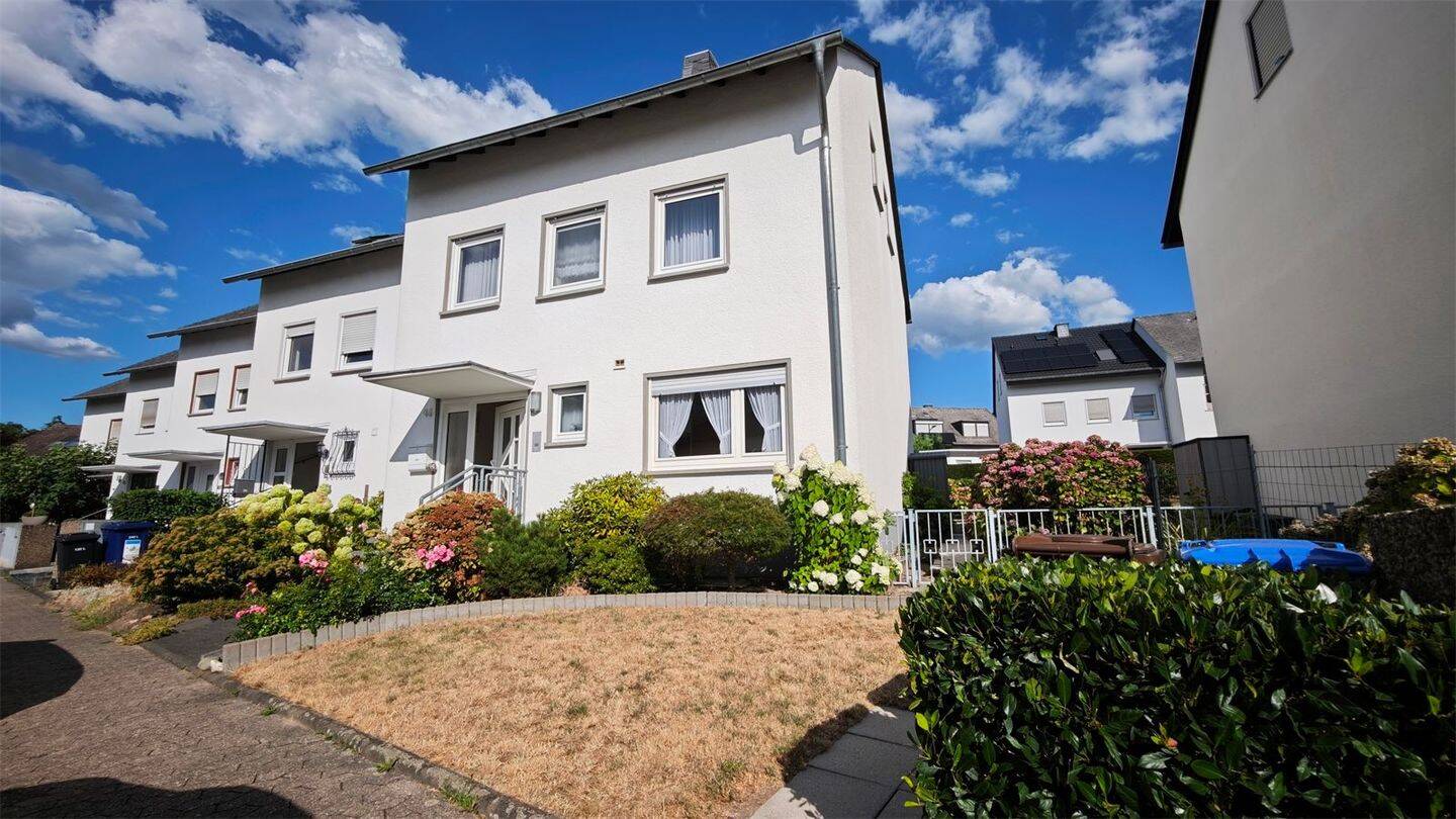 Reiheneckhaus mit Garage in bevorzugter Wohnlage. Perfekt für die große Familie, 56076 Koblenz (Ehrenbreitstein Horchheim Horchheimer Höhe Pfaffendorf Pfaffendorfer Höhe)