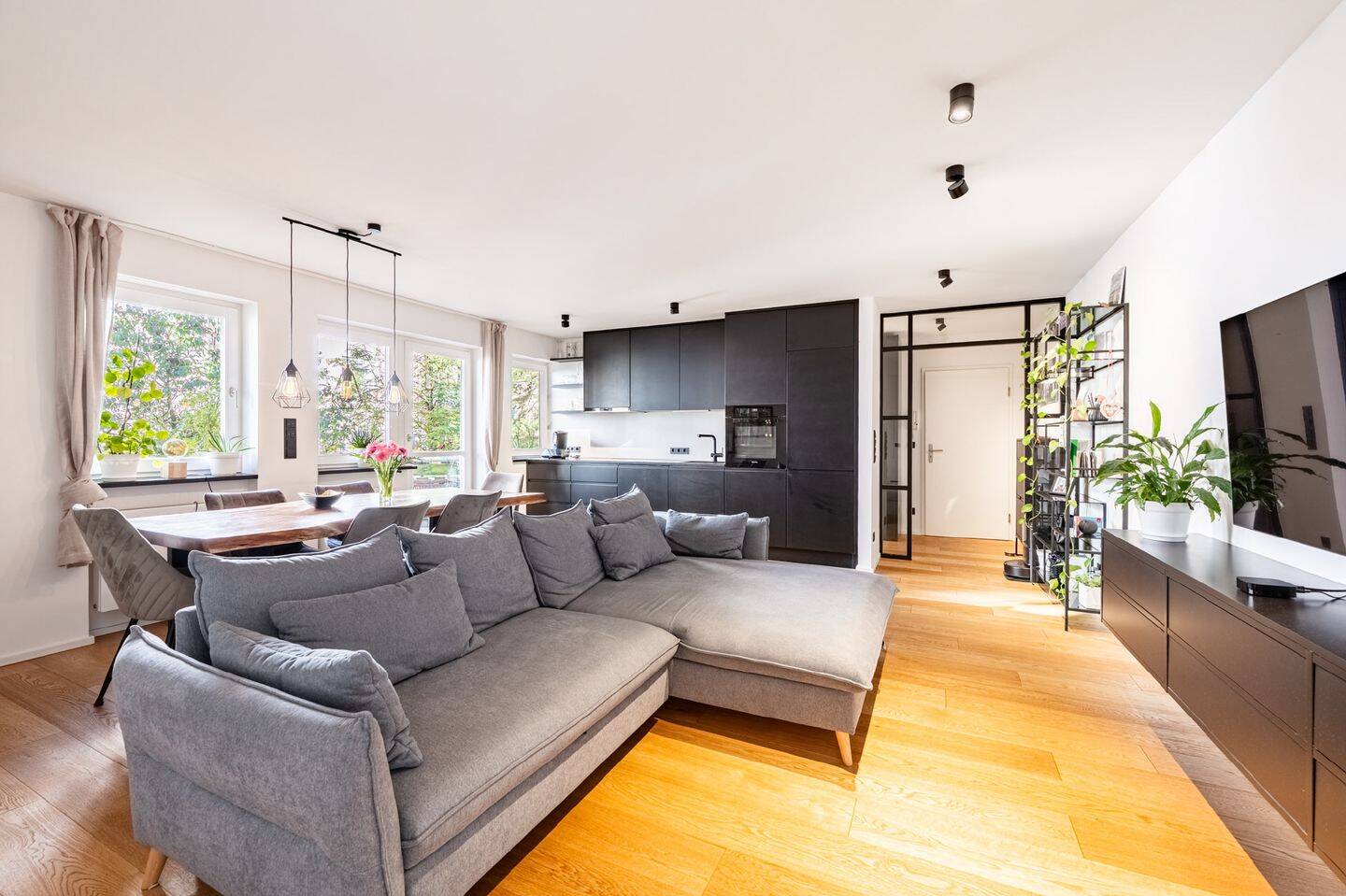 AIGNER – Modern sanierte 2-Zimmerwohnung mit Westbalkon in Untergiesing, 81543 München (Au-Haidhausen Untergiesing-Harlaching)