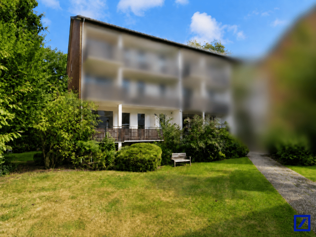 Stilvolle Hochparterre-Wohnung mit Balkon und Tageslichtbad im Herzen Bremens, 28213 Bremen (Neu Schwachhausen Riensberg)
