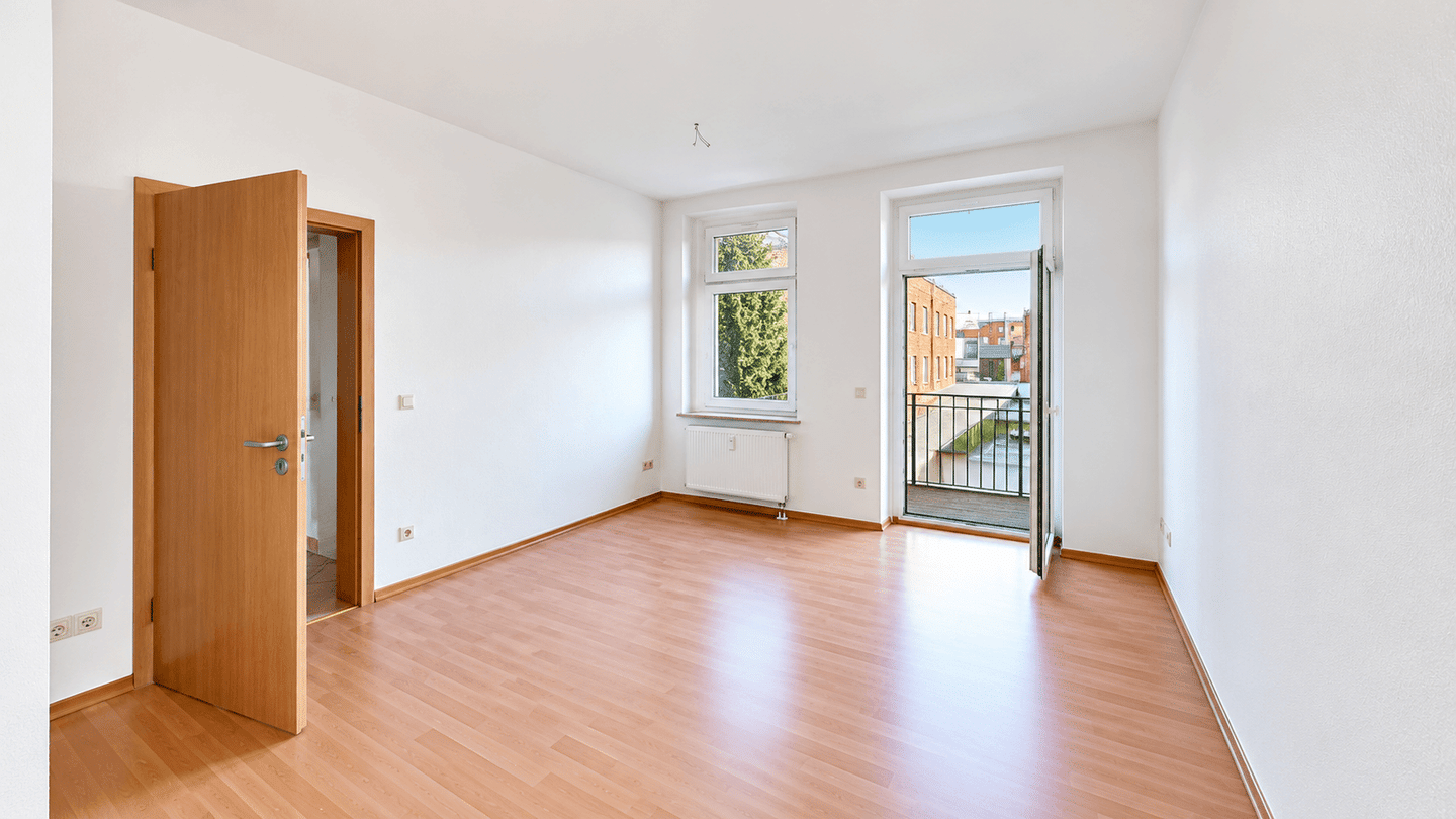 Individuelle 2-Raum-Wohnung mit Balkon, Garten, Stellplatz, offener Küche, zentral gelegen, 39218 Schönebeck (Elbe)