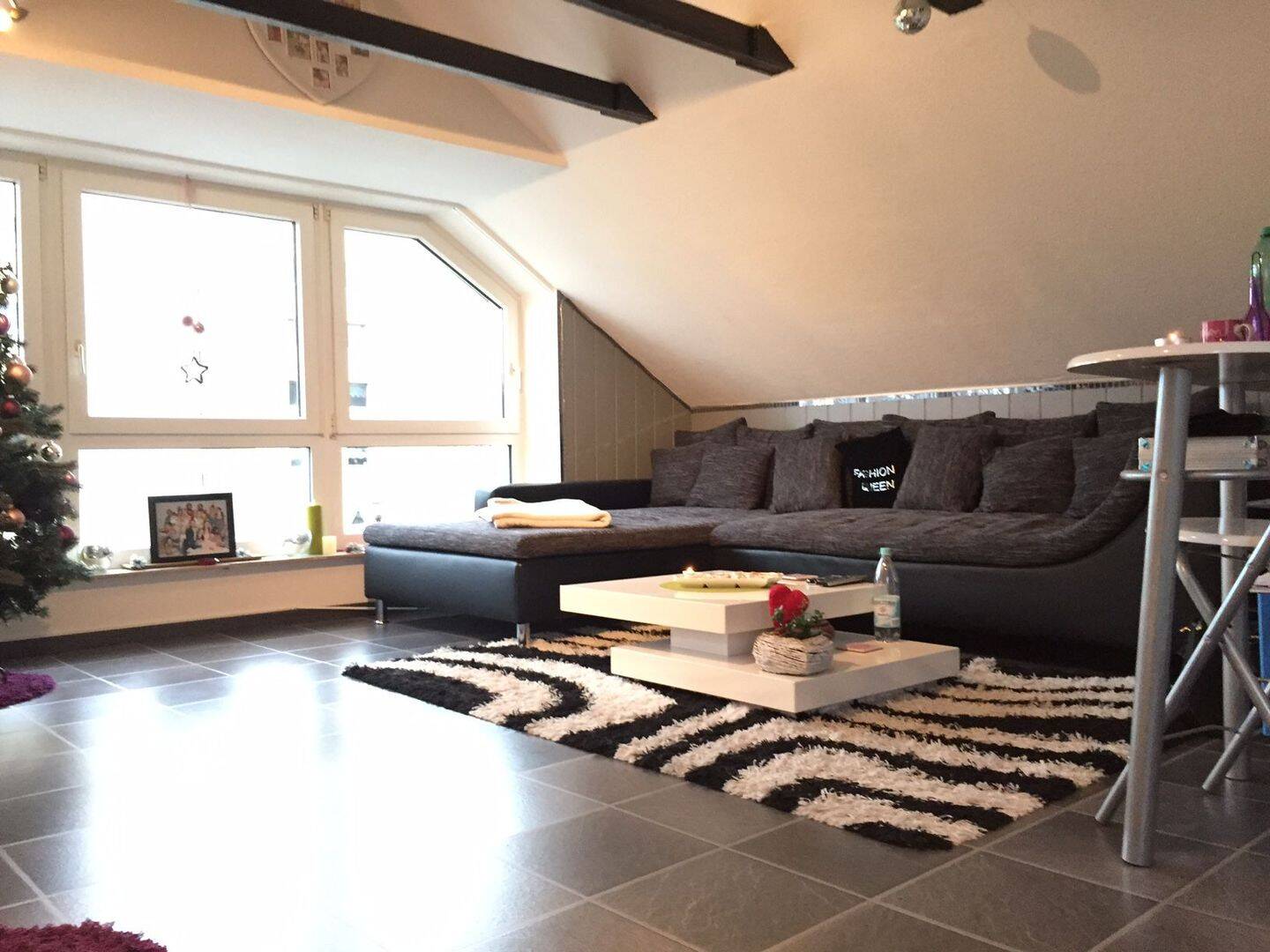 Für die, die das Besondere suchen ! 2,5 Zimmer im Dachgeschoss mit Panoramafenster, 44649 Herne (Baukau-West Crange Röhlinghausen Wanne)
