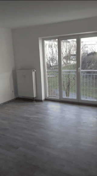 Sehr gepflegte Wohnung mit Balkon und Einbauküche, 94315 Straubing
