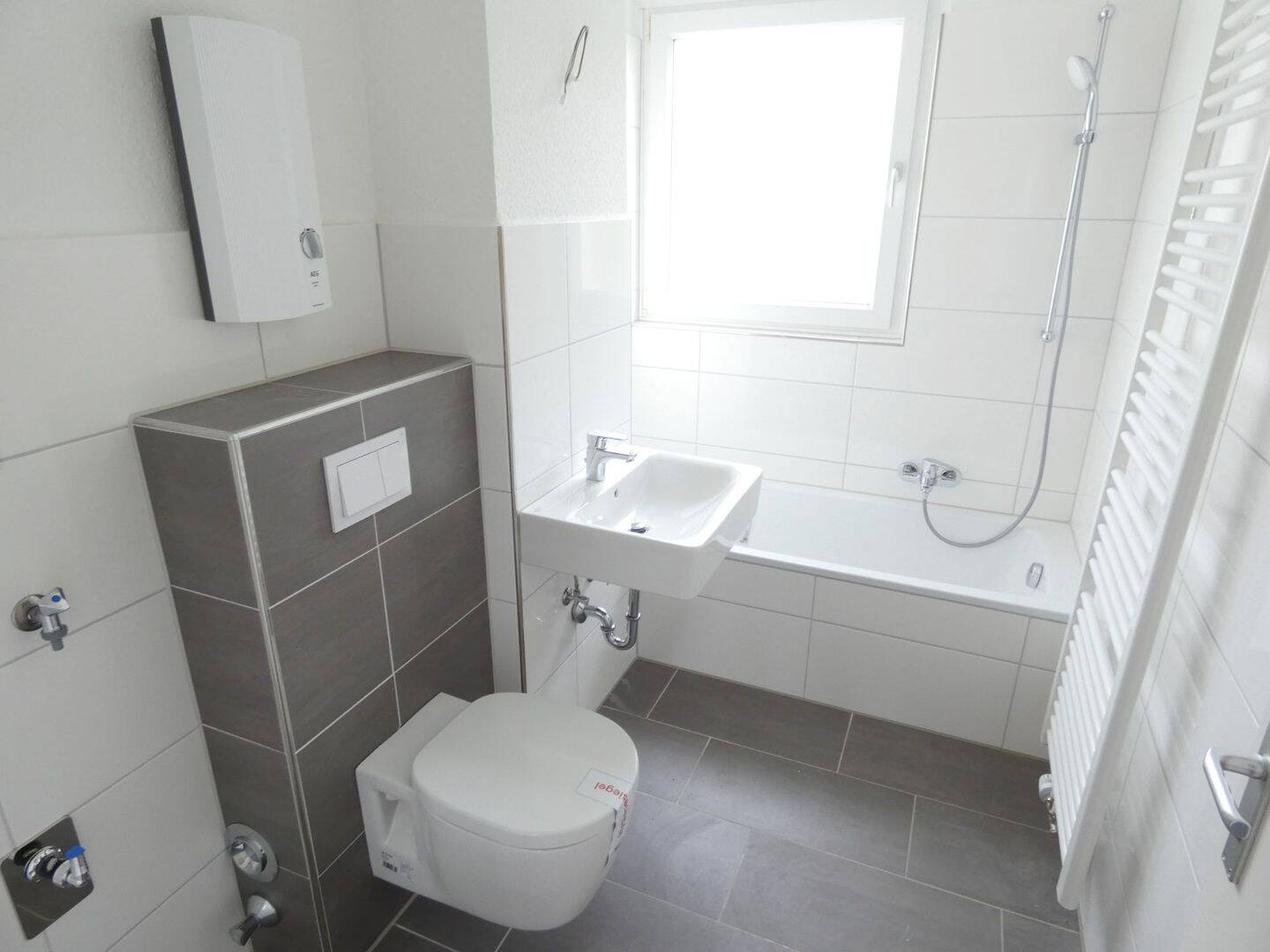 Modernisierte 3-Zi.-Whg. mit Balkon in angrenzender Nähe zu E-Haarzopf!, 45149 Essen (Fulerum Haarzopf Margarethenhöhe)