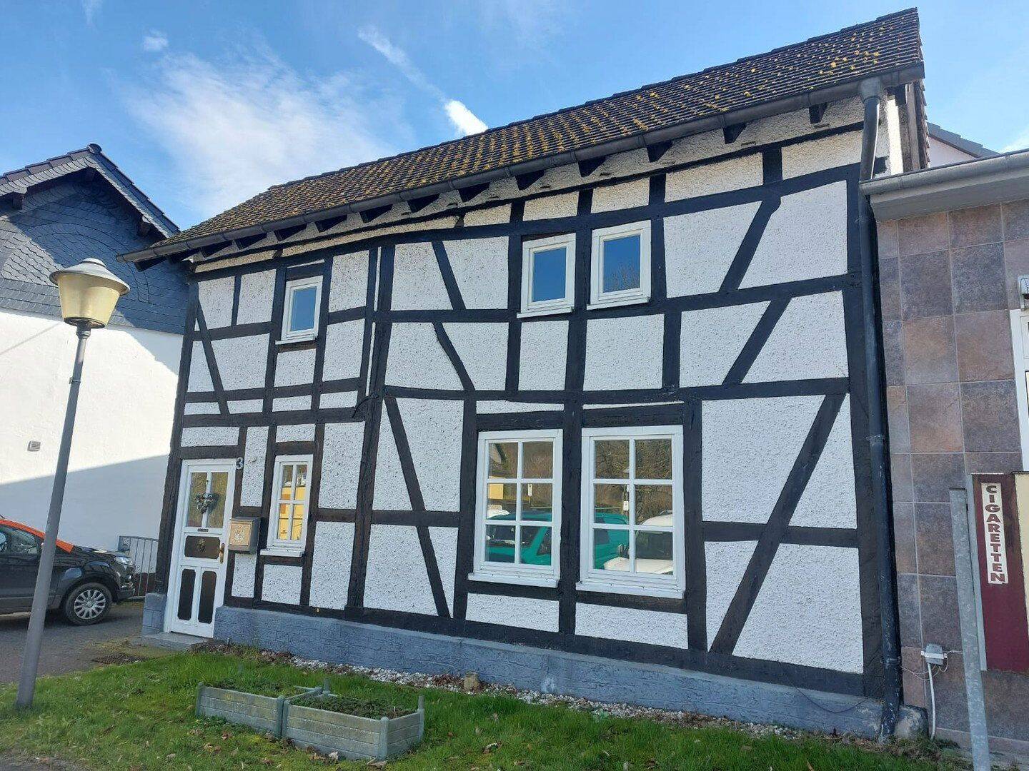 REIZVOLLES KNUSPERHÄUSCHEN MIT MODERNEM INNENLEBEN, 57632 Peterslahr