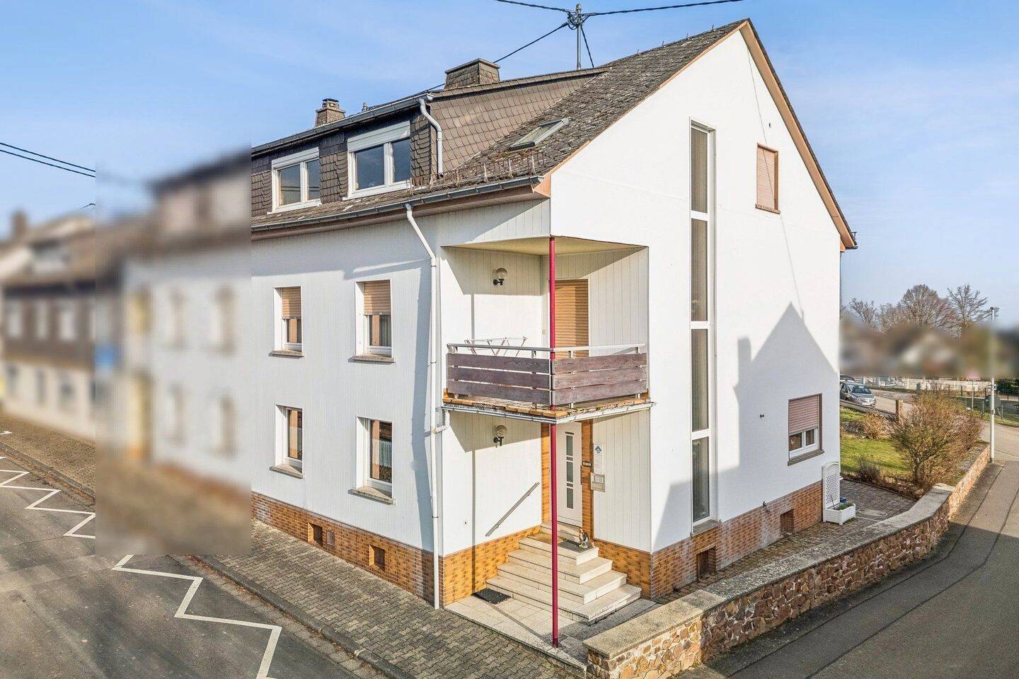 Großzügige Doppelhaushälfte mit schönem Garten, 56379 Charlottenberg