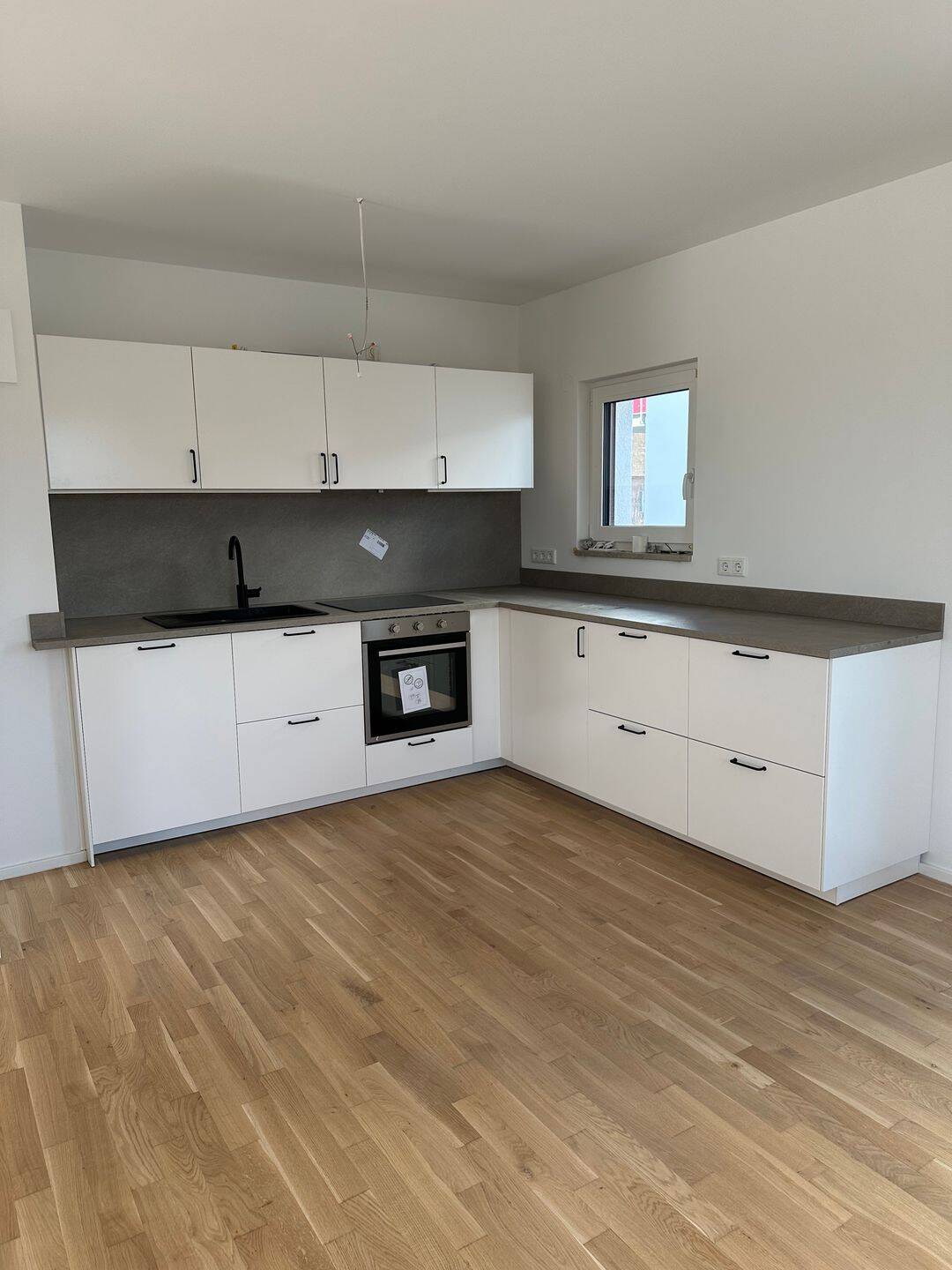 Schöne großzügige 3ZKB mit Einbauküche und Garage, 91166 Georgensgmünd