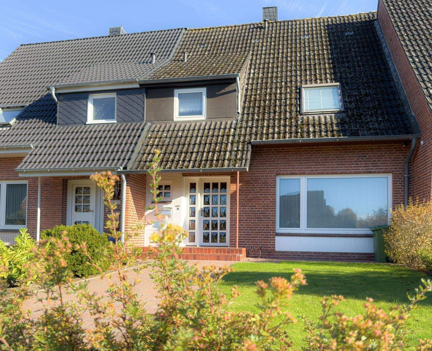 Gemütliches Mittelreihenhaus mit schönem Grundstück in Husum – Nordsee, 25813 Husum