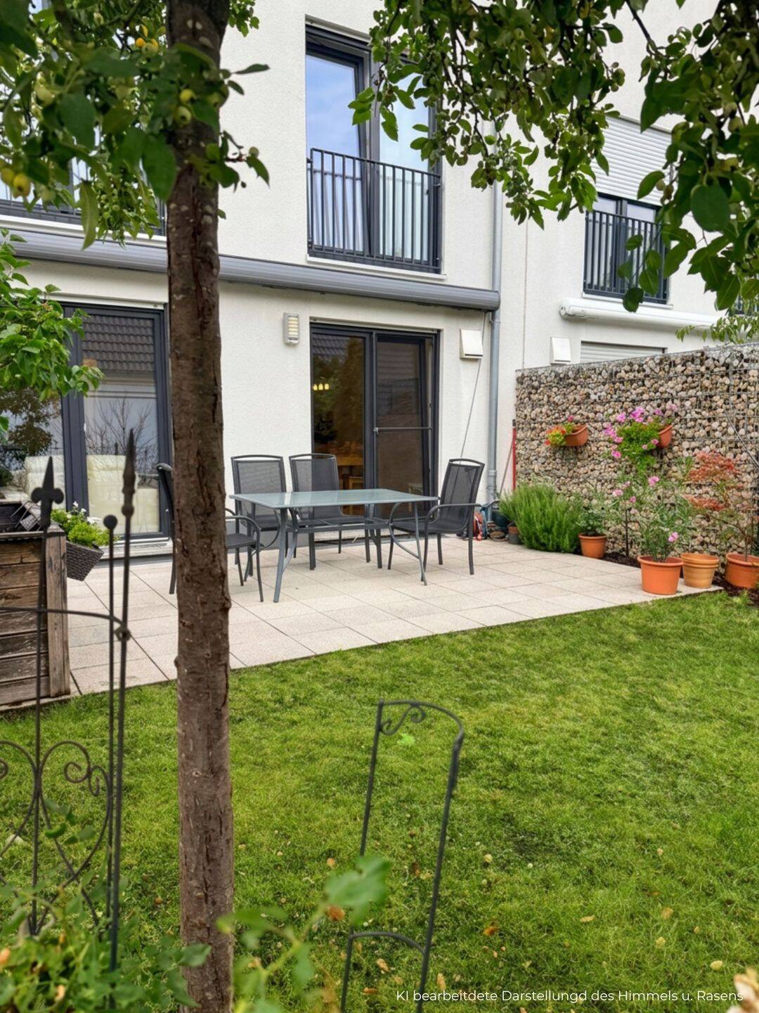 Nürnberg Nord: Reiheneckhaus mit Garten und Dachterrasse, 90411 Nürnberg