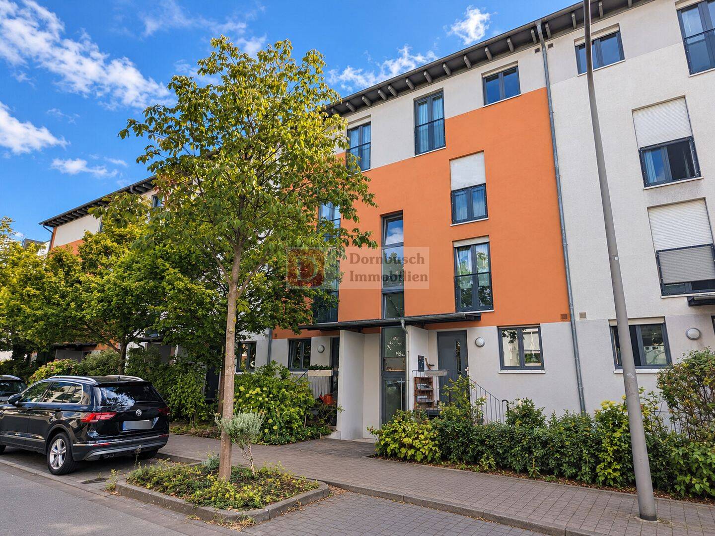 Top!! Gepflegte 4-Zimmer-Maisonettewohnung mit Dachterrasse und TG-Stellplatz, 60435 Frankfurt am Main