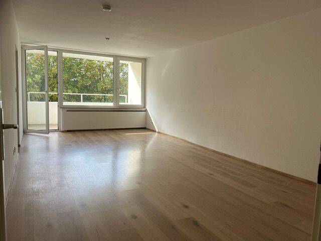 Helle 3-Zimmer-Wohnung mit Balkon, 66125 Saarbrücken