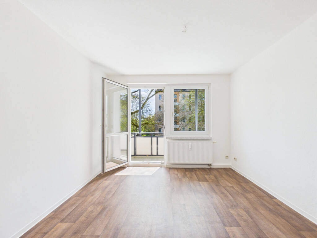 Stilvolle, frisch renovierte Wohnung mit Balkon fürs persönliche Sonnenbad, 9130 Chemnitz (Hilbersdorf Sonnenberg Yorckgebiet Zentrum)
