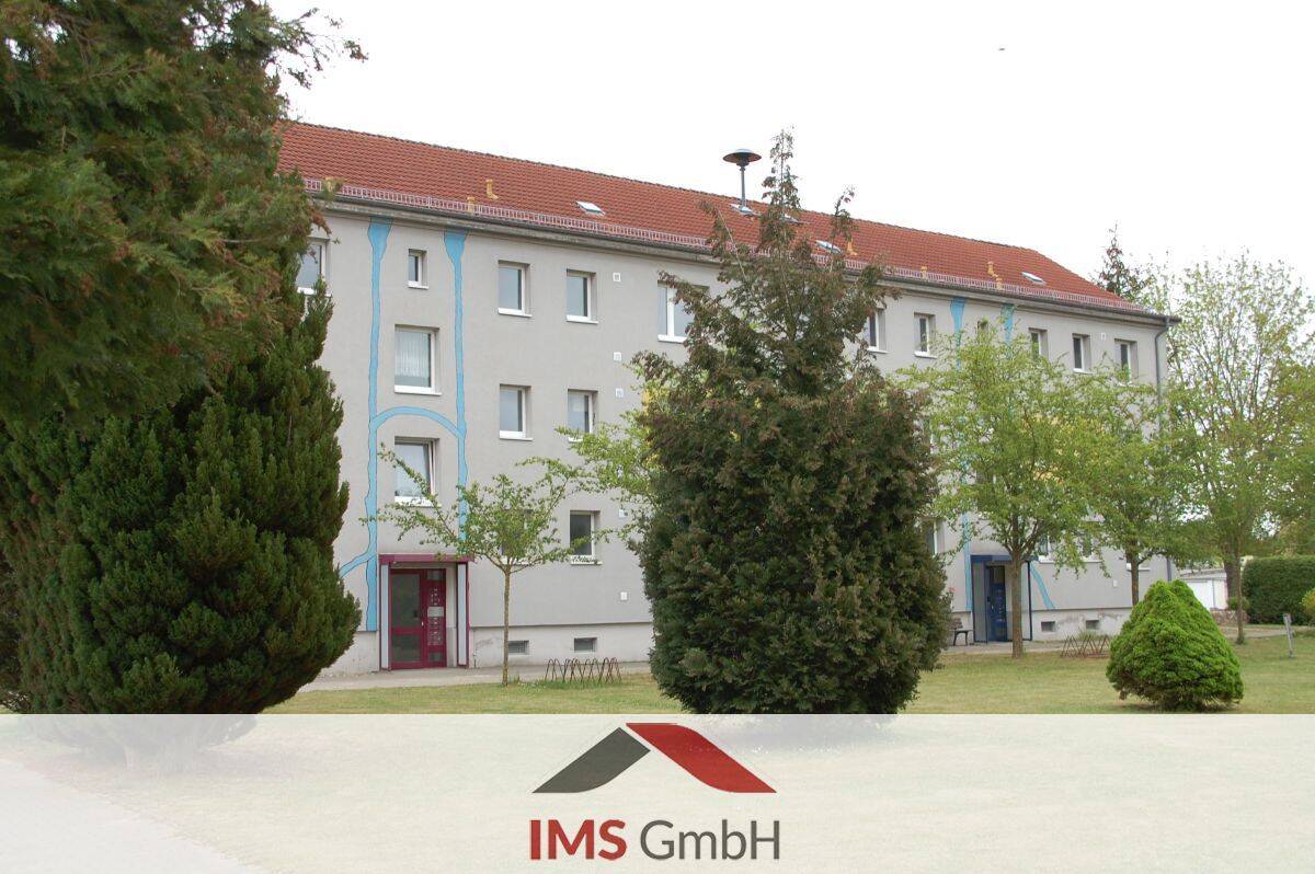 3 Zimmer Obergeschosswohnung in Rosenow, 17091 Rosenow