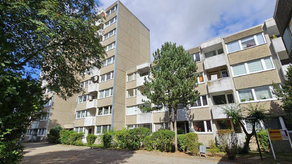 *Vermietete 3 Zi.-ETW im 1. Obergeschoss einer größeren Wohnanlage*, 25421 Pinneberg