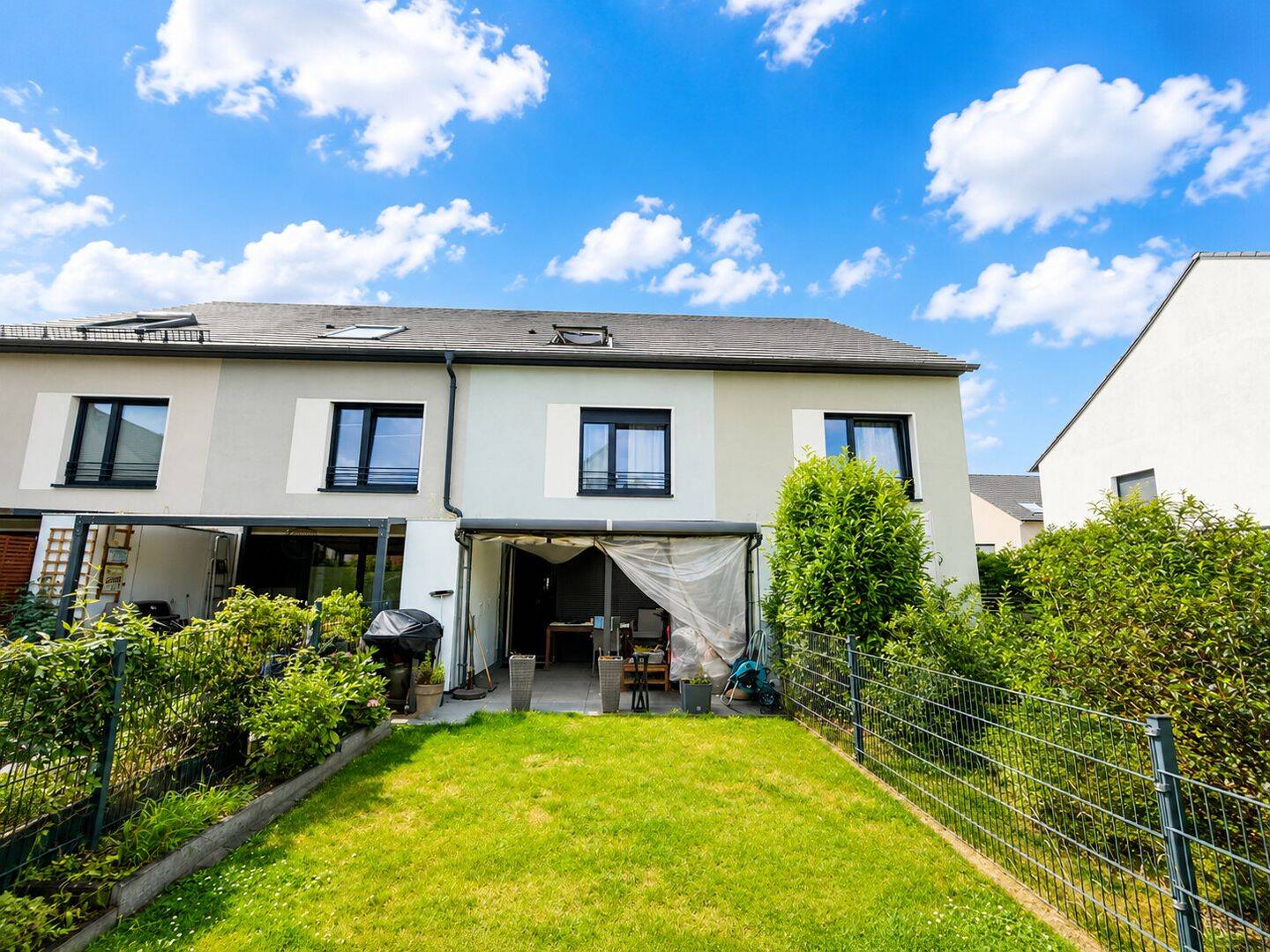 Modernes Reihenmittelhaus mit sonnigem Garten in begehrter Wohnlage von Kaltenkirchen, 24568 Kaltenkirchen
