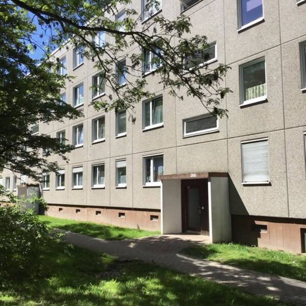 Mitten drin statt nur dabei: günstige 2-Zimmer-Wohnung mit Balkon sucht Mieter, 34123 Kassel (Bettenhausen Forstfeld Unterneustadt Waldau)