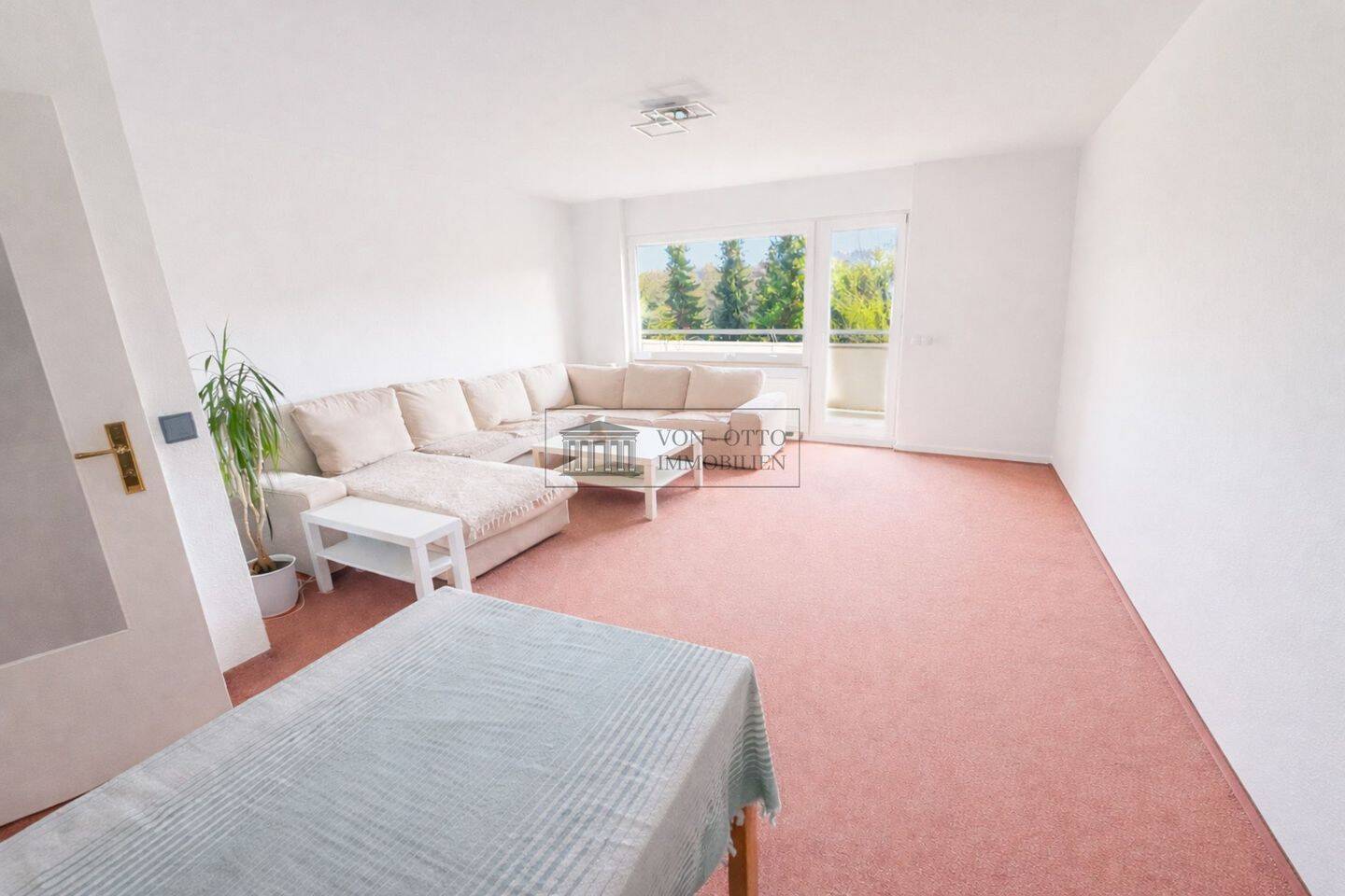 Großzügige 4-Zimmer-Wohnung mit Loggia in Hürth, 50354 Hürth