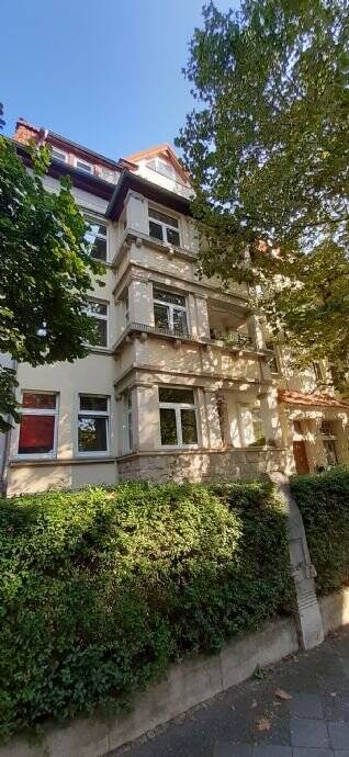 Provisionsfrei: 5-Zimmer-Wohnung mit Balkon in Erfurt, Nähe Landtag, KfZ-Stellplatz auf dem Grundstück, 99096 Erfurt (Altstadt Brühlervorstadt Daberstedt Löbervorstadt Melchendorf)