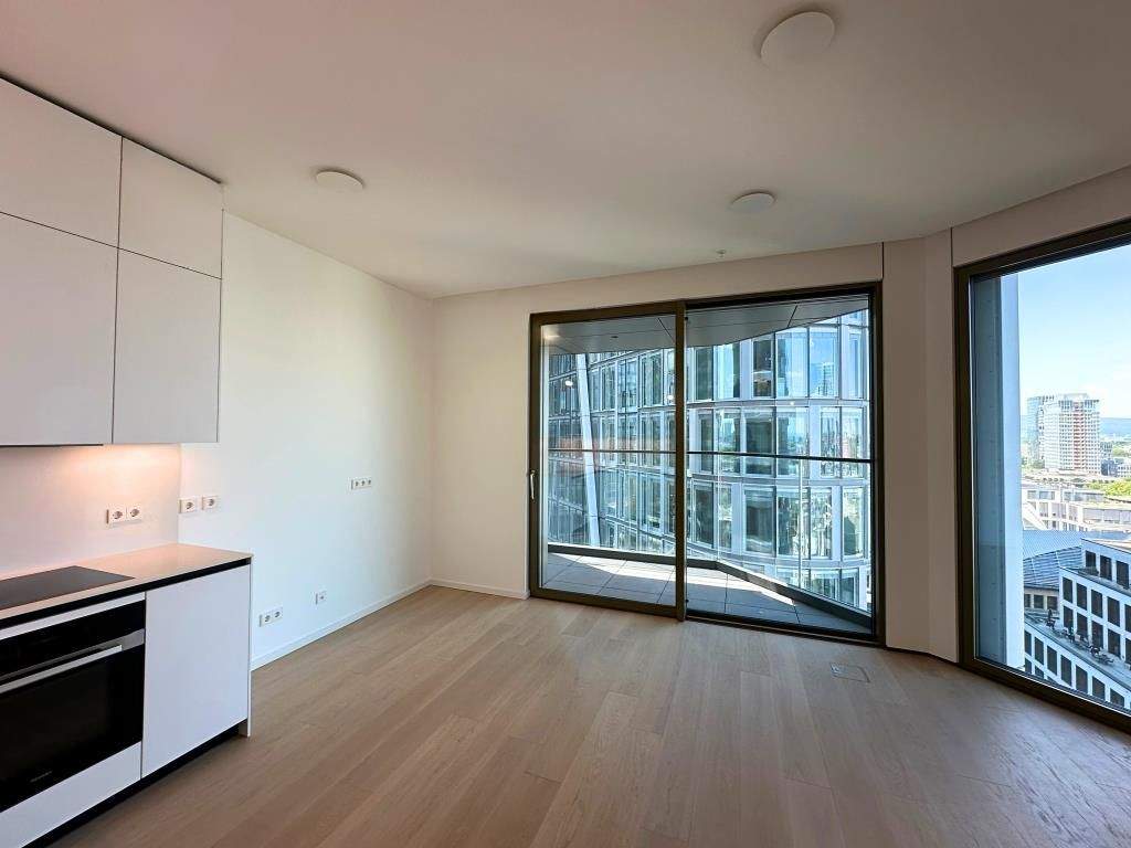 FOUR: Hochwertige Wohnung mit Loggia und Ausblick in den Taunus, 60315 Frankfurt am Main (Innenstadt)