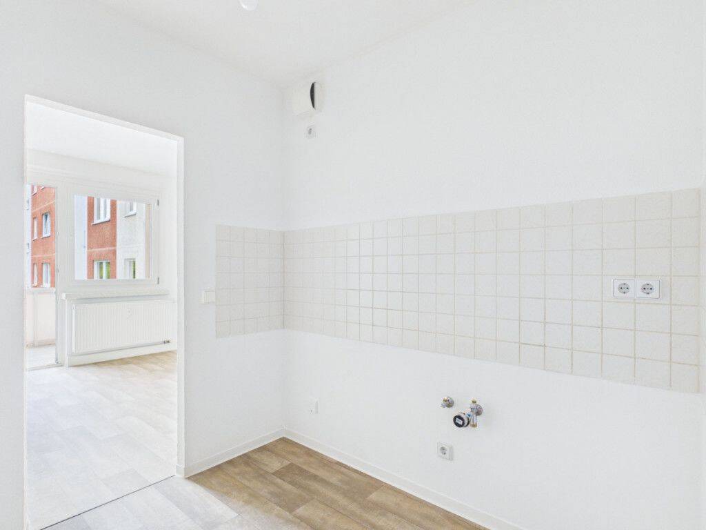 3 Zimmer mit Aufzug + Balkon auf dem südlichen Sonnenberg, 9130 Chemnitz (Hilbersdorf Sonnenberg Yorckgebiet Zentrum)
