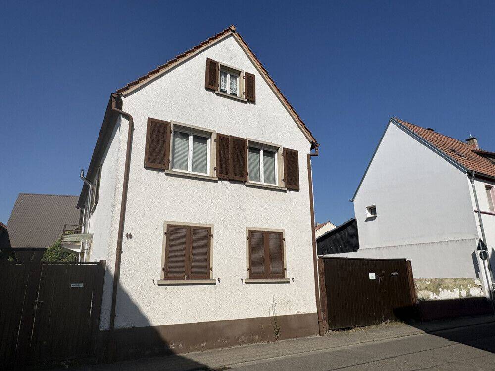 Charme, Hof und Ausbaureserve: sanierungsbedürftiges Wohnhaus in Sondernheim, 76726 Germersheim