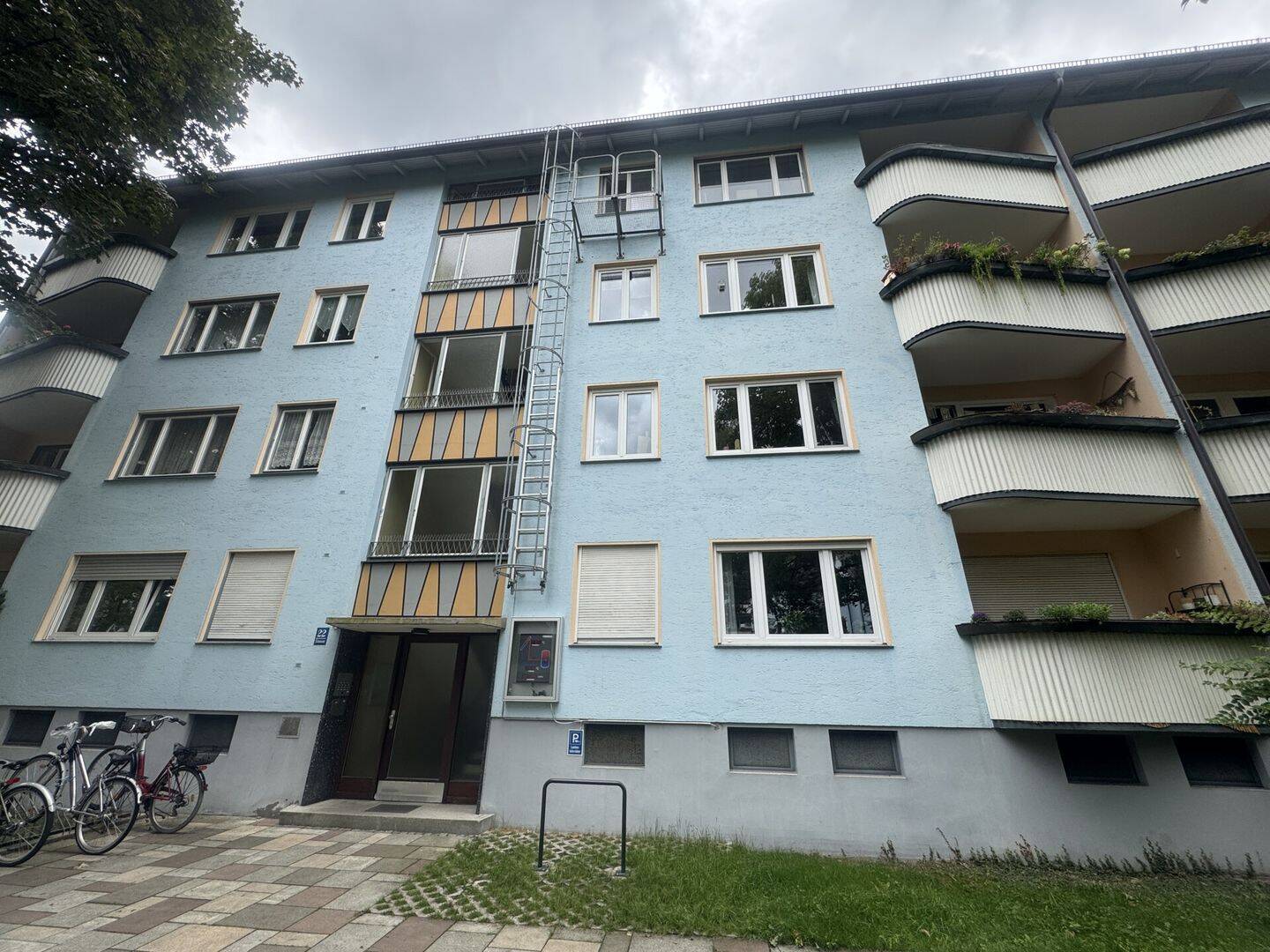 Attraktive 2-Zimmer-Wohnung mit Loggia & Grünblick in München-Untergiesing-Harlaching, 81543 München (Au-Haidhausen Untergiesing-Harlaching)