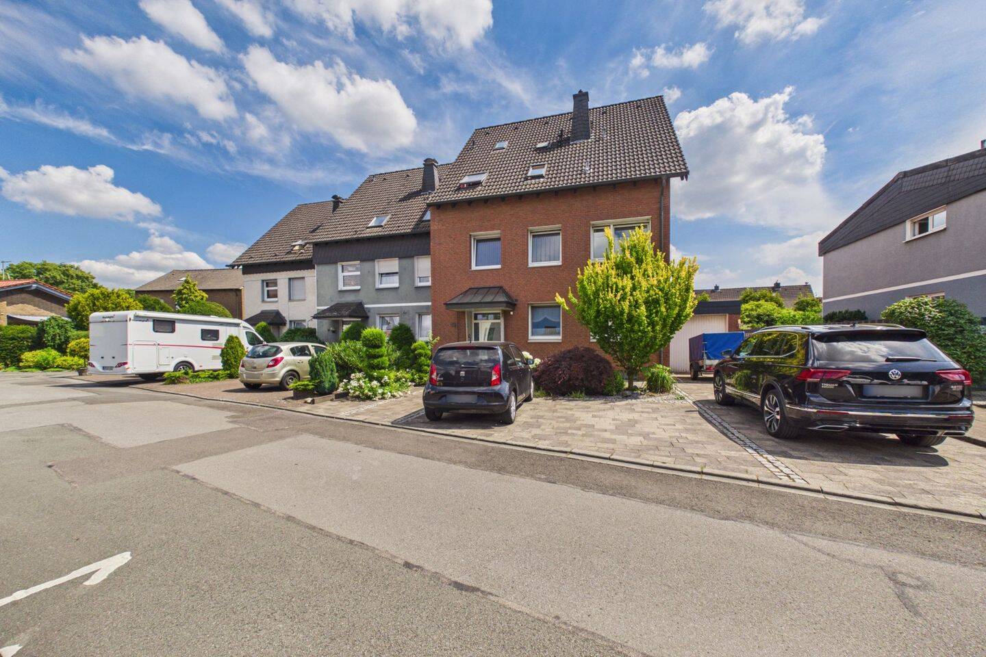 Attraktives Zweifamilienhaus mit Maisonette-Wohnung, Garten & Wintergarten in ruhiger Sackgassenlage, 59077 Hamm
