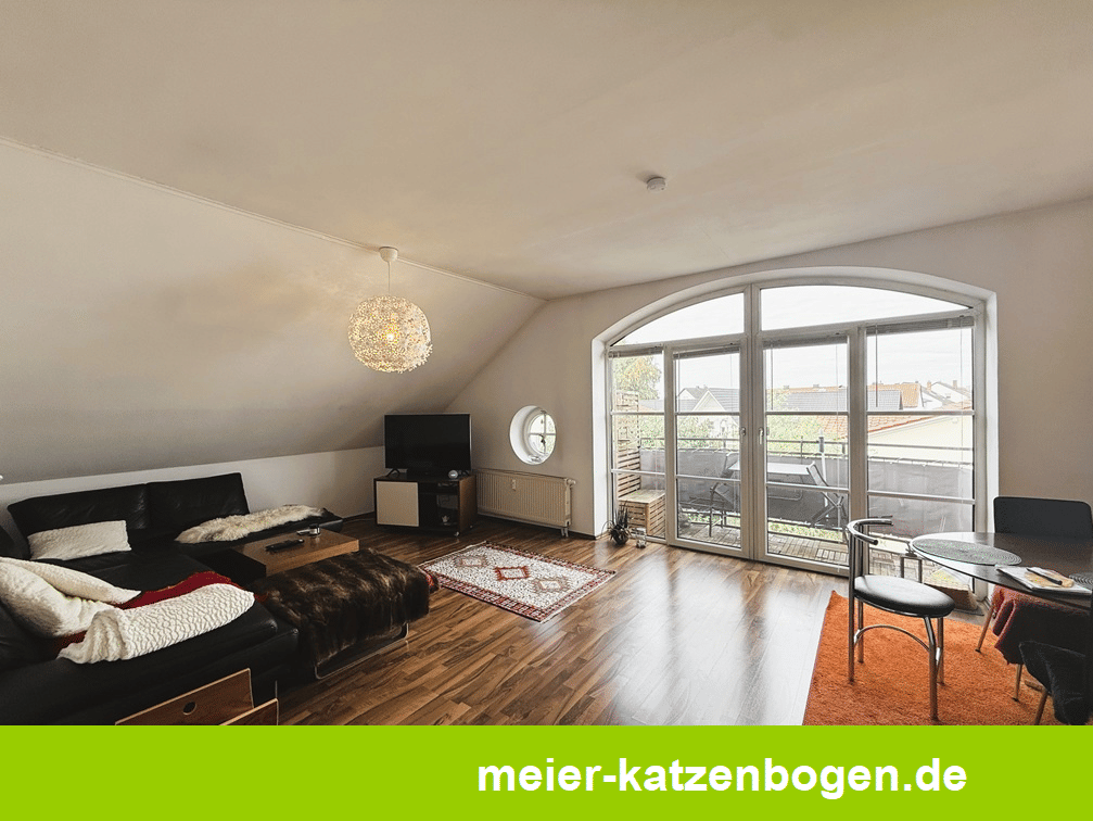 3-Zimmer-Dachgeschosswohnung mit Küche in Unterhaunstadt, 85055 Ingolstadt