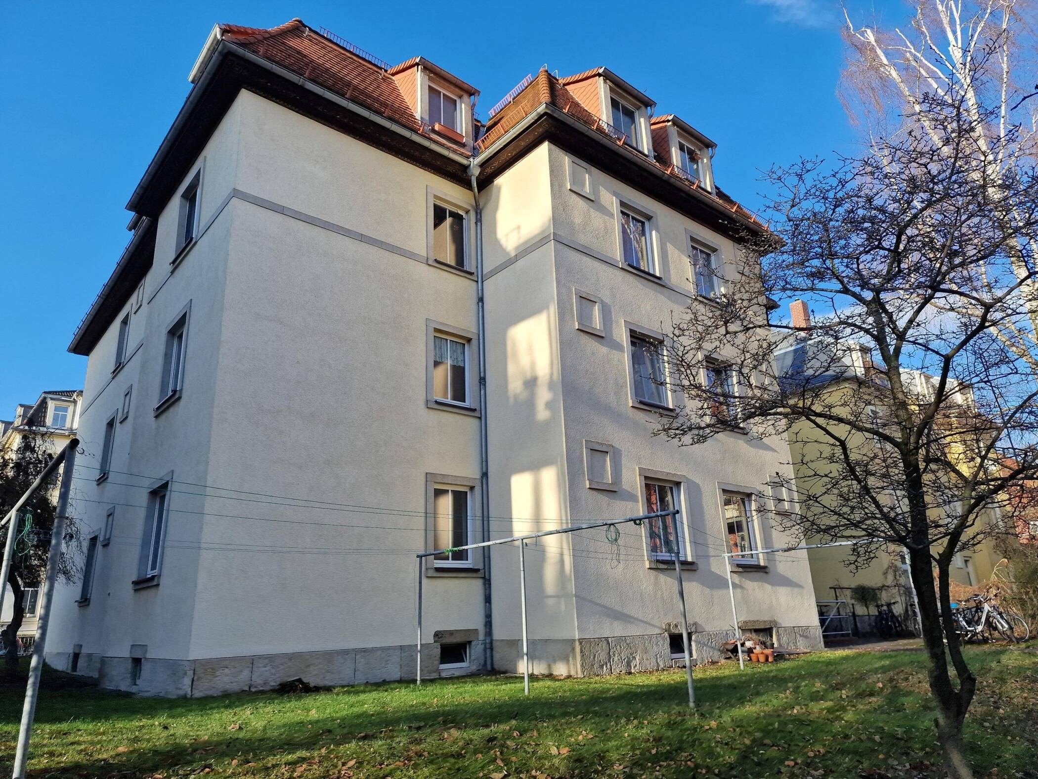 gemütliche-2-Zimmerwohnung mit EBK und Gartennutzung in ruhige Nebenstrasse, 1159 Dresden
