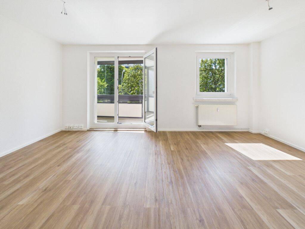2-Raum-Wohnung mit Balkon auf dem Kapellenberg, 9119 Chemnitz (Helbersdorf Kapellenberg Kappel Zentrum)