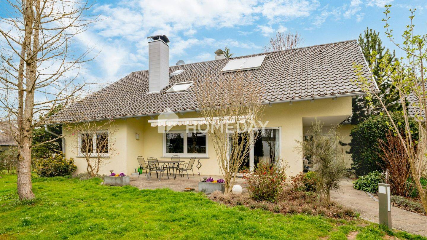 Großzügiges Einfamilienhaus mit Einliegerwohnung auf traumhaftem Grundstück, 78355 Hohenfels