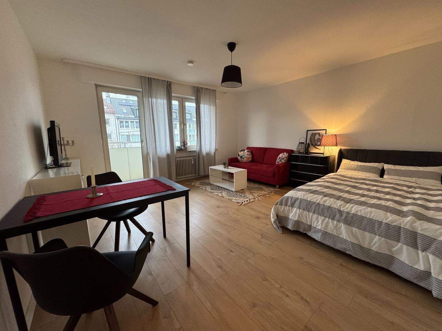 Hochwertig möbliertes 1-Zimmer-Apartment mit Balkon – RATHENAUPLATZ, 90489 Nürnberg (Gärten bei Wöhrd Rennweg Veilhof Wöhrd)