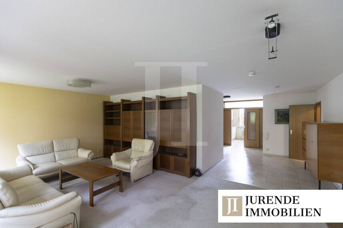 Großzügige 4-Zimmer-Wohnung mit einer Einzelgarage, 75239 Eisingen